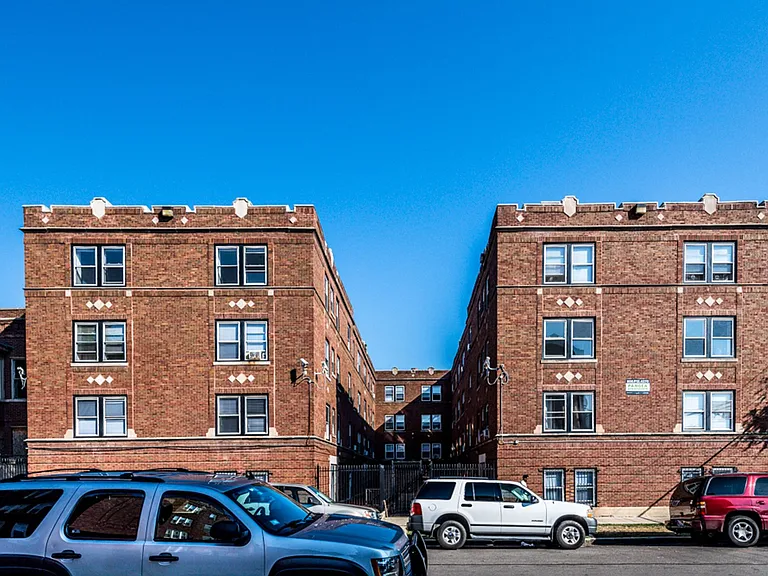 4814-4820 W Monroe St — Photo 19