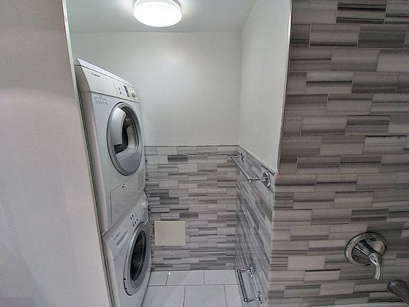 5th image of 330 E 100th St APT 4D