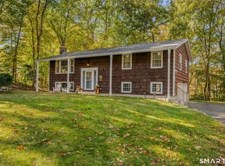 53 Lovers Ln, East Lyme, CT 06333