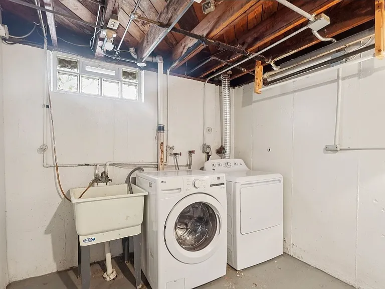446 Huntmere Dr — Photo 21