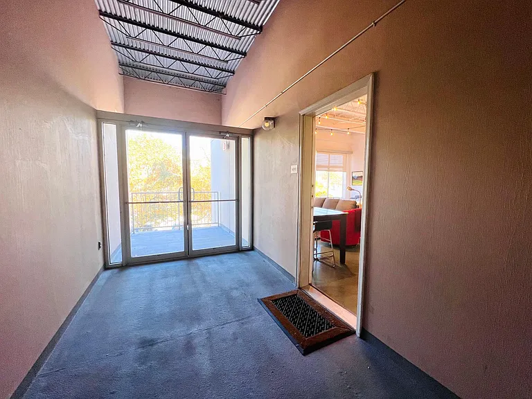 2401 E 6th St #6 — Photo 6