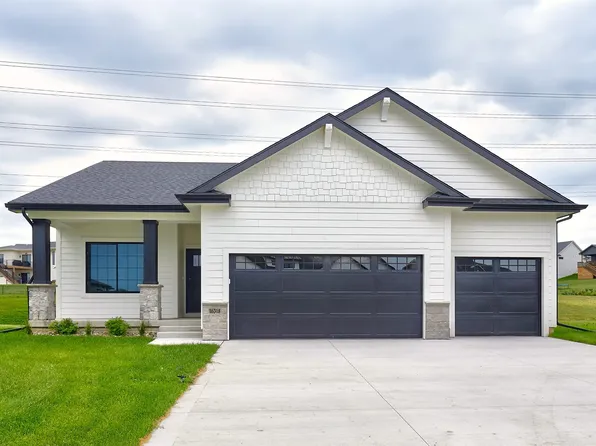 16318 Ironwood Ln, Urbandale, IA 50323