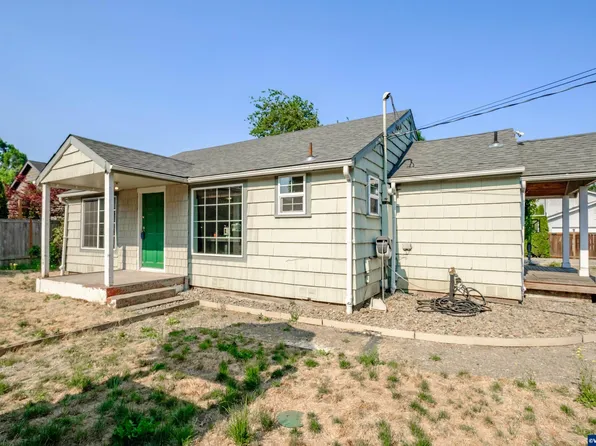 2002 Brewer Ln, Eugene, OR 97401