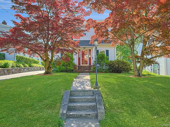 2nd image of 16 Sherwood Avenue
