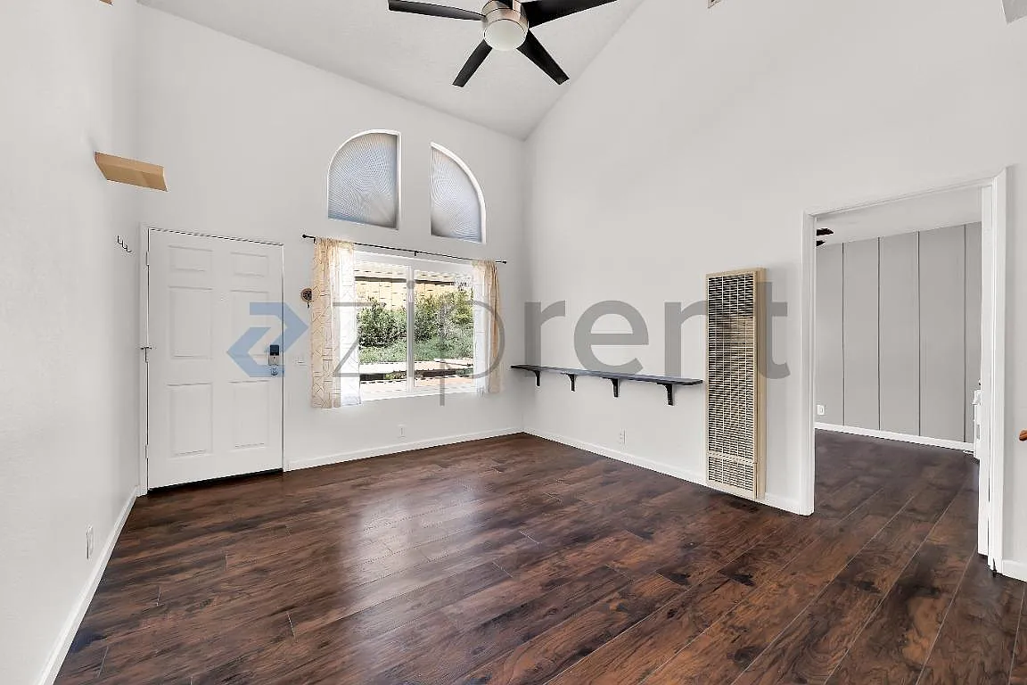 1 bed, 685 sqft, $2,700 — Photo 2