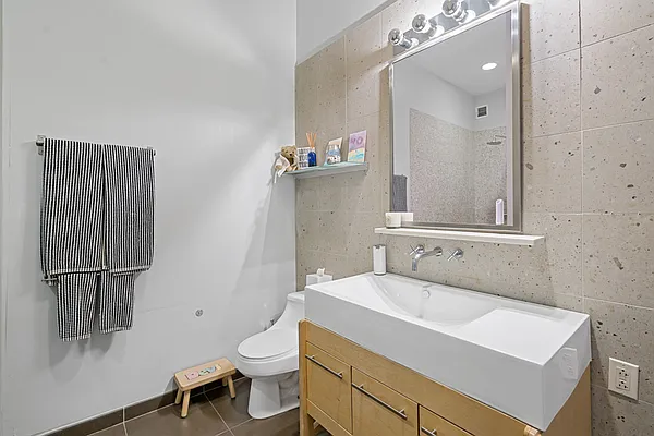 Sold by Nest Seekers International | media 44