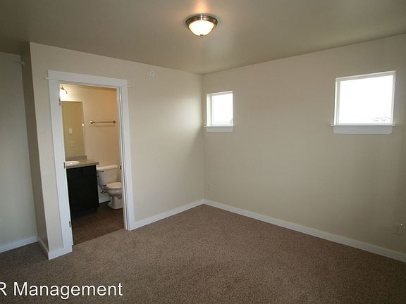 5th image of 3045 N 27th Ave APT 1