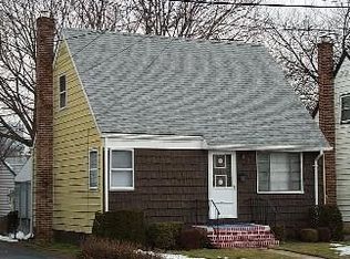 545 10th Ave, New Hyde Park, NY 11040
