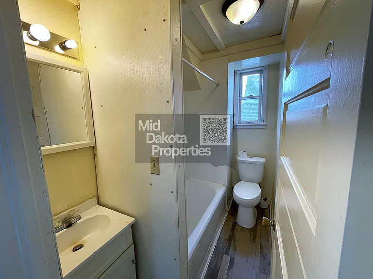 709 S Sanborn Blvd — Photo 6