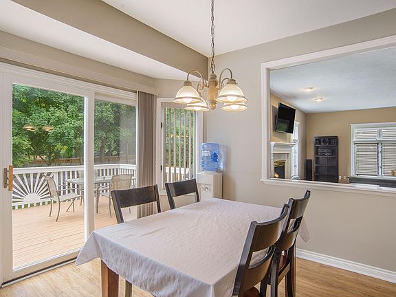 5th image of 3981 Shorewood Ct SW