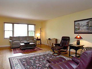 Huge Living Room (25' x 15')