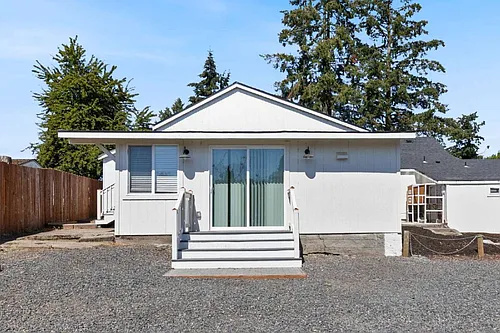 20485 Oregon #99W Photo 1