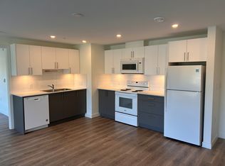 2628 Duke St #403, Vancouver, BC V5R 4S9