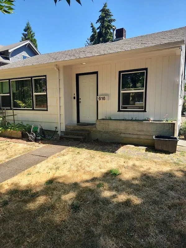 Building Photo - 616 5th Ave SE