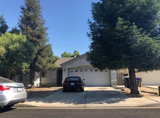 615 6th St, Sanger, CA 93657