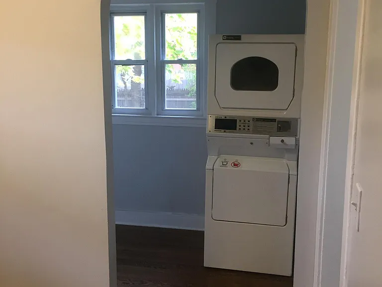1417 Sigsbee St SE #1 — Photo 4