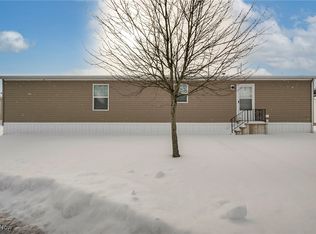 348 Robin Dr, Elyria, OH 44035