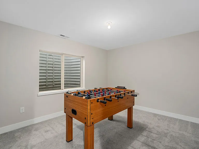 140 E Ace Ln — Photo 24