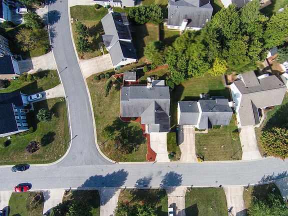5th image of 3105 Southhampton Dr