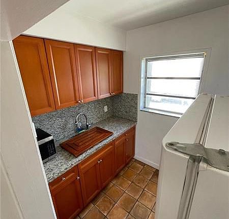2nd image of 631 SW 11th Ave #15E