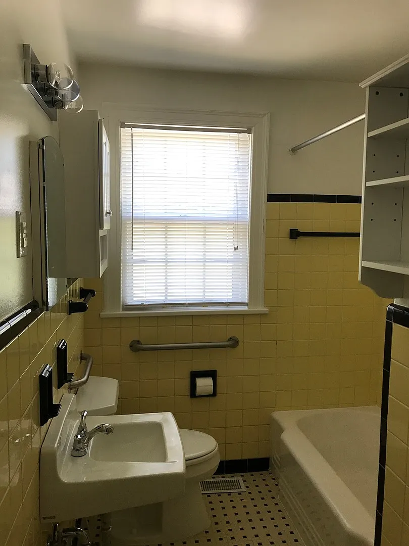 104 Spring Valley — Photo 4