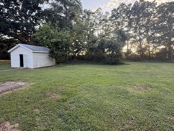 3rd image of 198 Browns Rd
