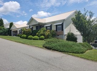 70 Bend View Dr, Marshall, NC 28753