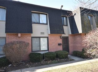 216 Moore Rd APT 1E, Avon Lake, OH 44012