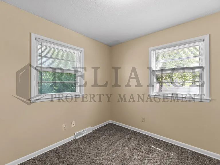 3052 S Bonn Ave — Photo 25