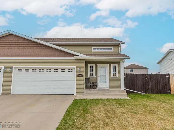 4293 31st Ave S, Fargo, ND 58104