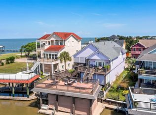 112 Starboard Dr, San Leon, TX 77539