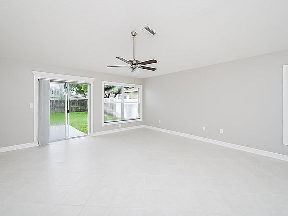 3rd image of 1223 Franford Dr