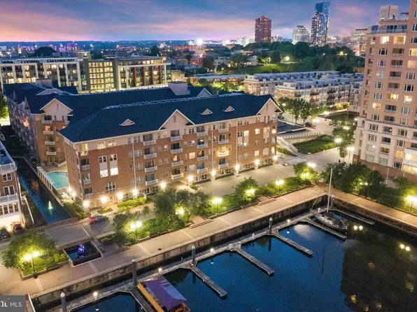 23 Pierside Dr Unit 337, Baltimore, MD 21230