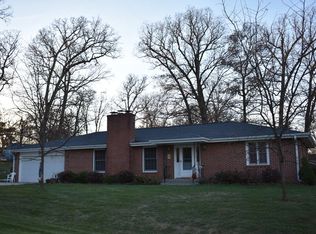 2253 Clouse Ln, Dixon, IL 61021