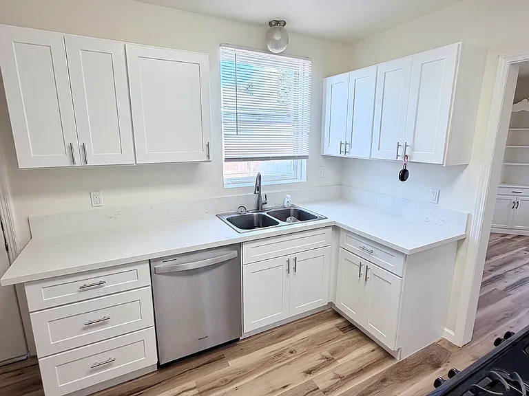 544 W Vassar Ave — Photo 3