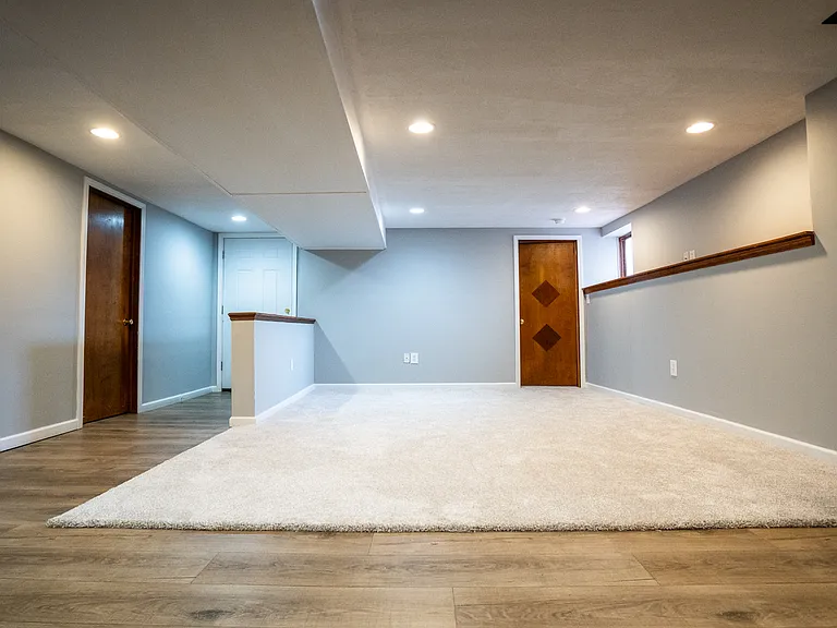 117 E Walker St #A — Photo 8