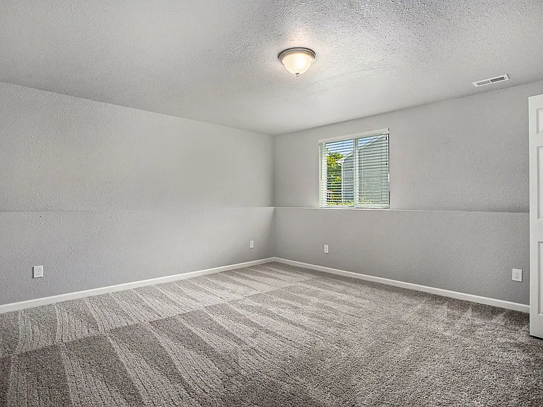 742 E Pine Hill Ave — Photo 9