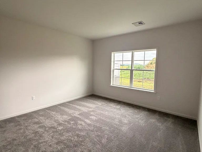 128 Foundry Ln — Photo 5