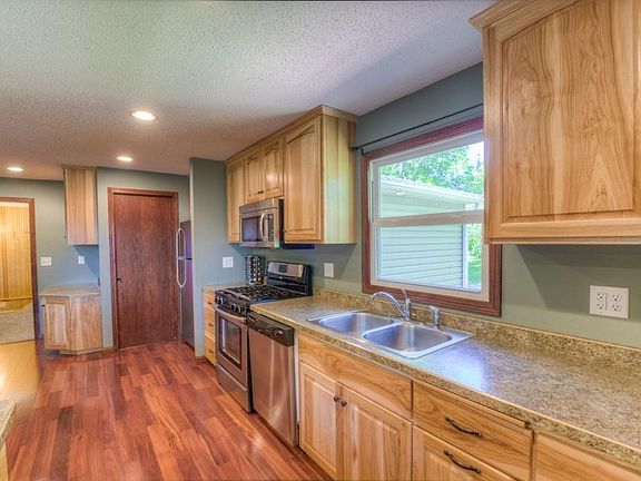 1111 19th Street S St. Cloud-13-web-Kitchen