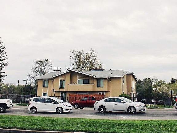 3rd image of 5401 Olympic Way