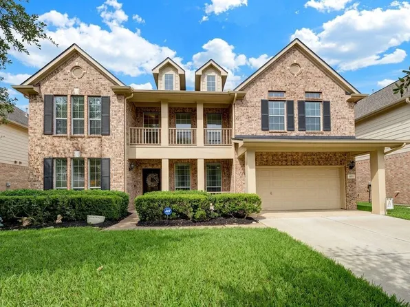 8111 Summer Wind Ct, Sugar Land, TX 77479