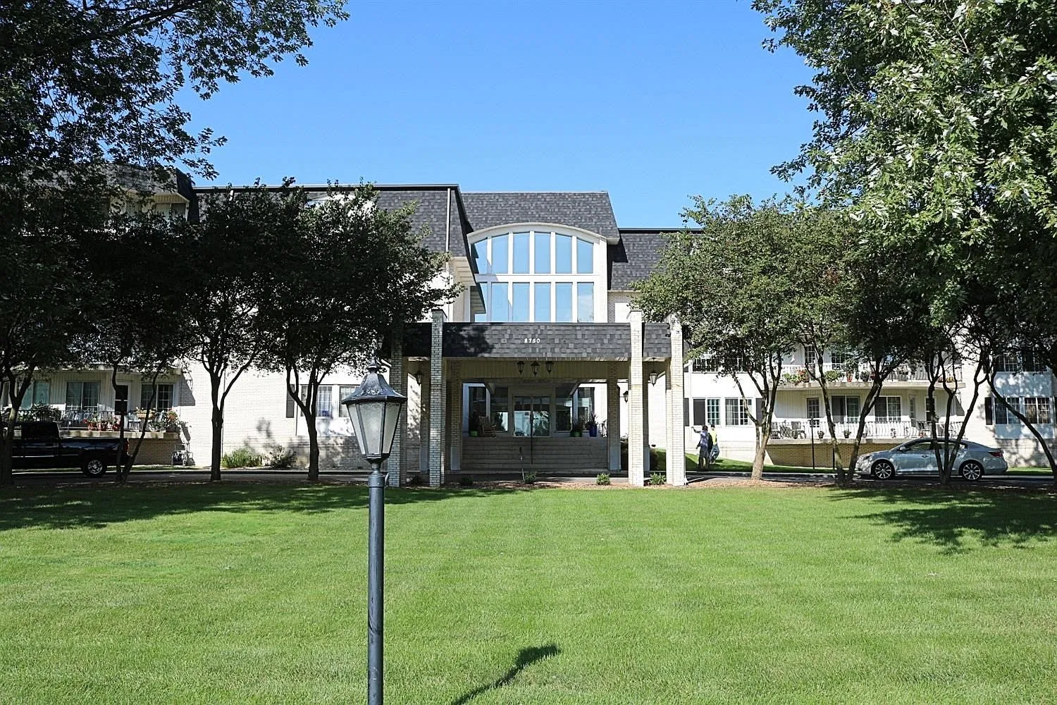 2 bed, 1450 sqft, $2,100 — Photo 1