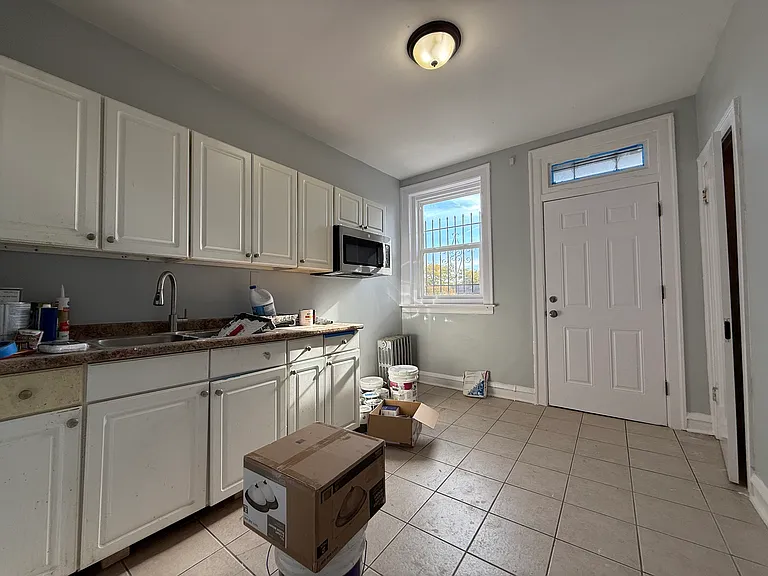 8241 S Langley Ave #3 — Photo 4