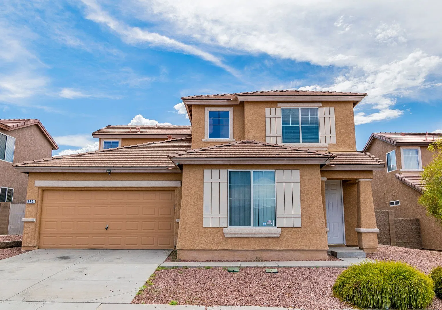 Spacious Five-Bedroom Henderson Home with Upgrades, Pets Welcome! — Photo 1