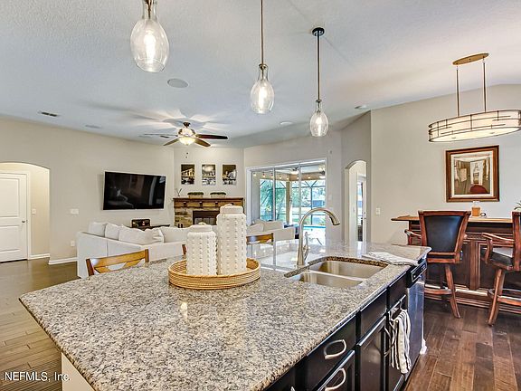 4th image of 140 Quail Creek Cir