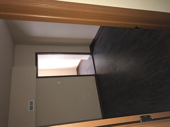 4th image of 7043 S Clyde Ave #2