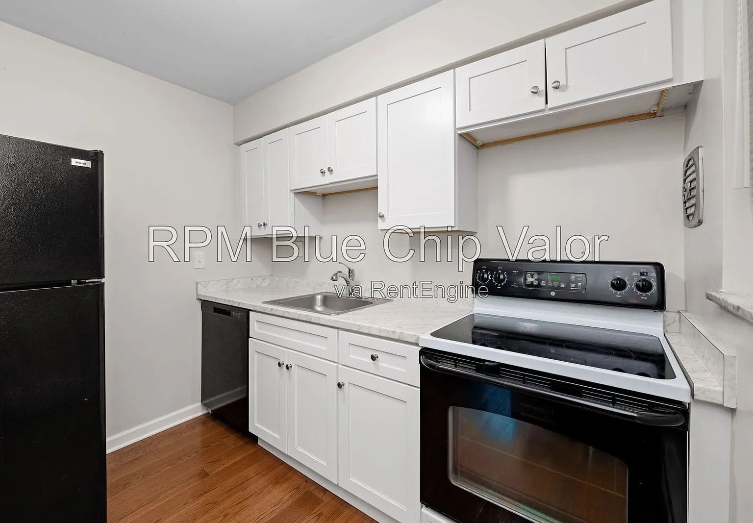 2 bed, 1.0 bath, 850 sqft, $1,350 — Photo 2