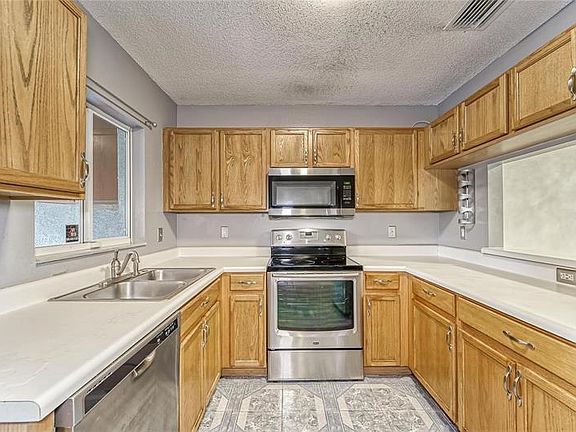 3rd image of 1605 Fluorshire Dr