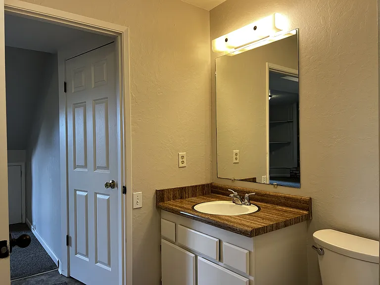 711 Fickle Hill Rd #B — Photo 9