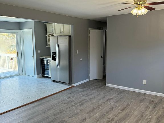 2nd image of 127 Mill St
